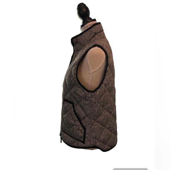 J.Crew Black/White/Gray Herringbone Quilted Puffer Zip-Up Vest, Size Medium - Picture 3 of 6